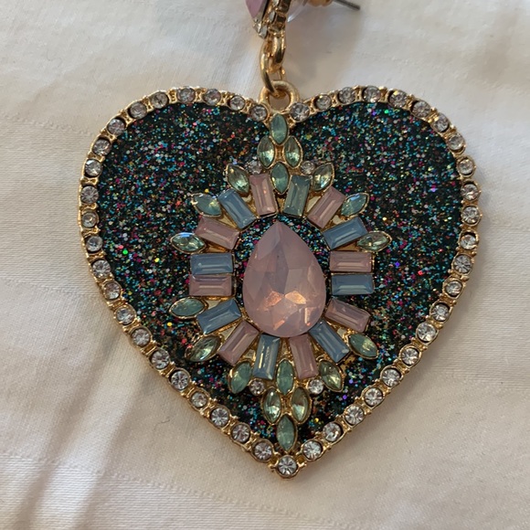 Large Heart shaped earrings - Picture 2 of 2